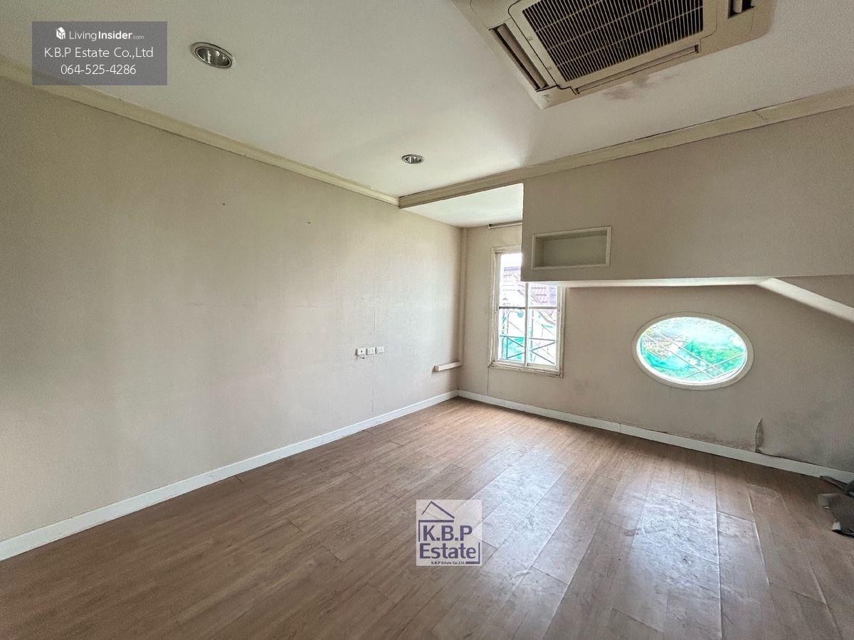 ขายทาวน์โฮมสาทร นราธิวาส : ขายทาวน์โฮม ขนาดใหญ่ 4ห้องนอน 6ห้องน้ำ 