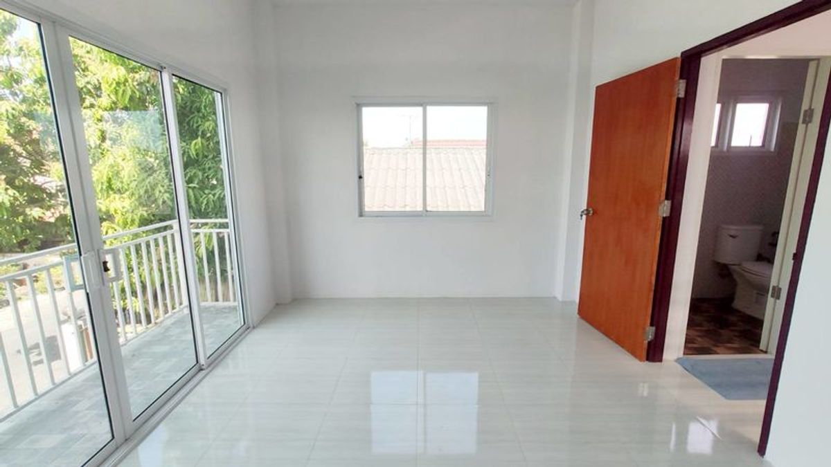 ขายบ้านมีนบุรี-ร่มเกล้า : ขายบ้านเดี่ยว 32 ตารางวา สร้างใหม่  มือหนึ่ง 2 ห้องนอน ซอยเลียบวารี 27 ใกล้ บิ๊กซี โลตัส เขตหนองจอก กรุงเทพฯ