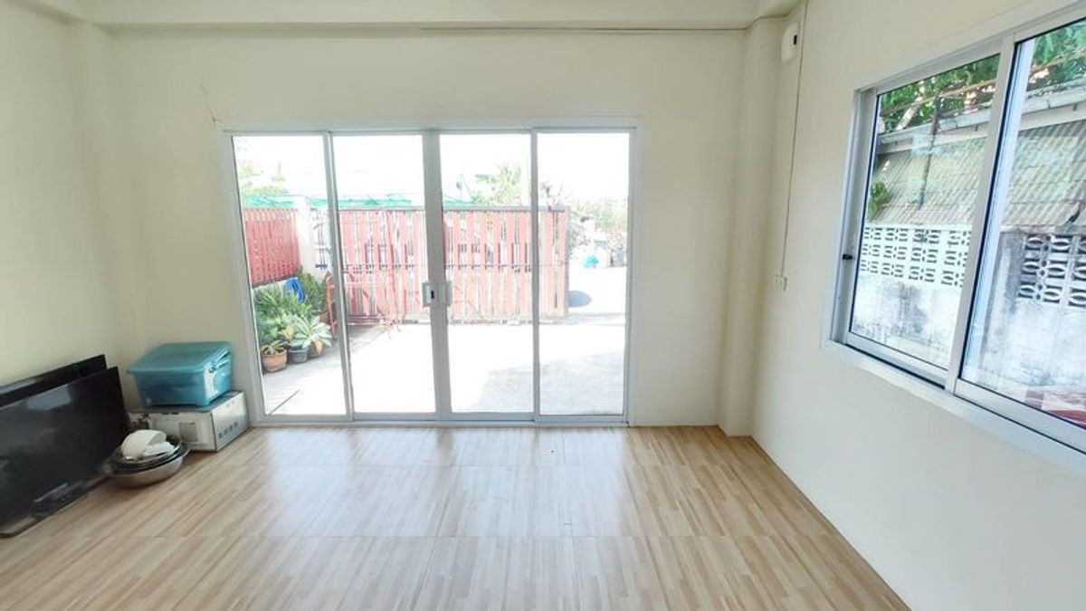 ขายบ้านมีนบุรี-ร่มเกล้า : ขายบ้านเดี่ยว 32 ตารางวา สร้างใหม่  มือหนึ่ง 2 ห้องนอน ซอยเลียบวารี 27 ใกล้ บิ๊กซี โลตัส เขตหนองจอก กรุงเทพฯ