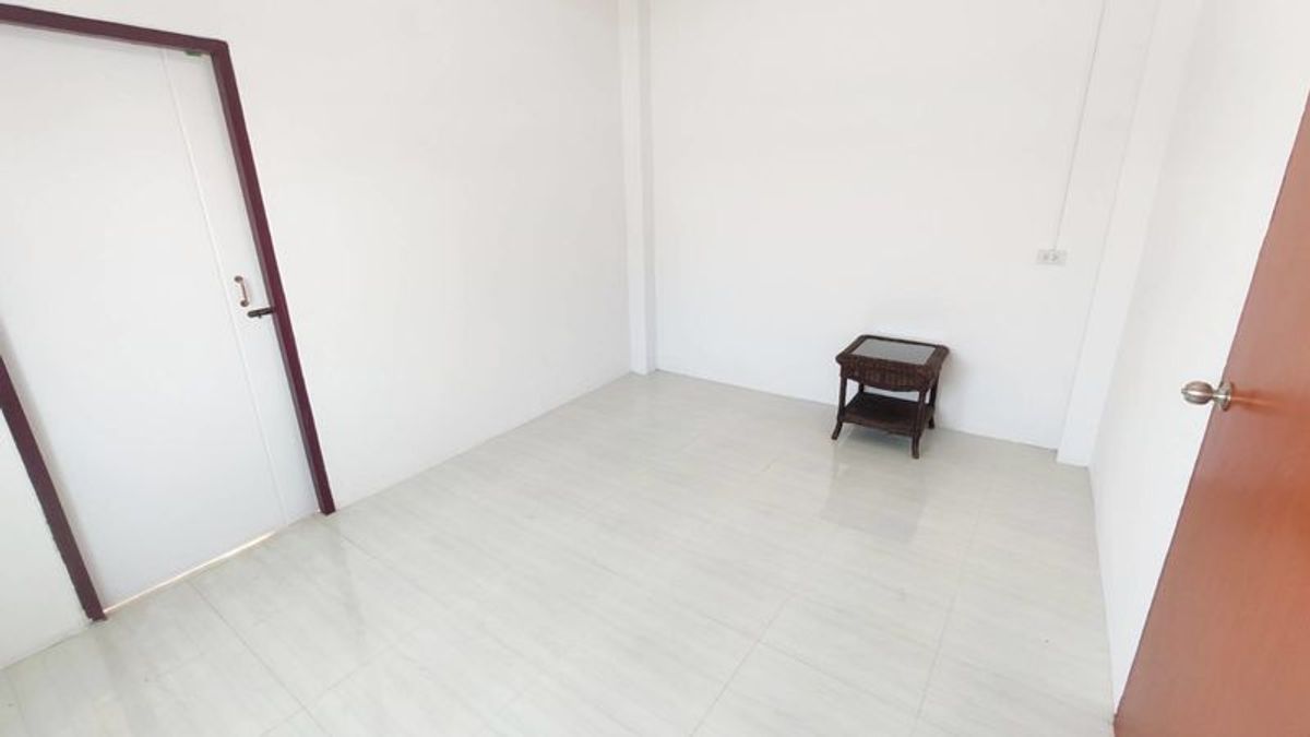 ขายบ้านมีนบุรี-ร่มเกล้า : ขายบ้านเดี่ยว 32 ตารางวา สร้างใหม่  มือหนึ่ง 2 ห้องนอน ซอยเลียบวารี 27 ใกล้ บิ๊กซี โลตัส เขตหนองจอก กรุงเทพฯ