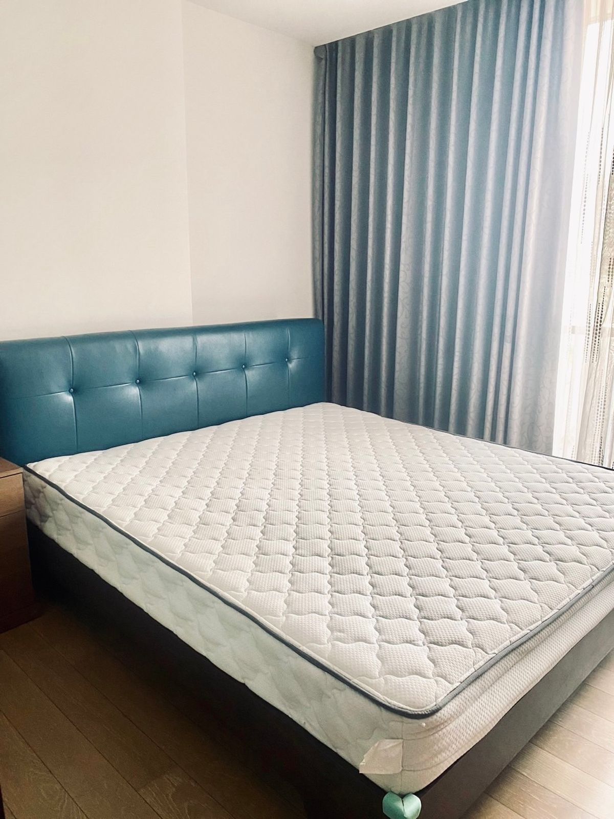 For RentCondoSathorn, Narathiwat : ** 🚨 Urgent rent! Cheap price! 🚨 ** 🏢 ** Noble Revo Silom ** - ** High floor, beautiful view, no building! ** ✨ ** Complete furniture Ready to move in ** 🚆 ** Convenient transportation near BTS Surasak ** 💰 ** The best price Worth more value! ** Dont wait