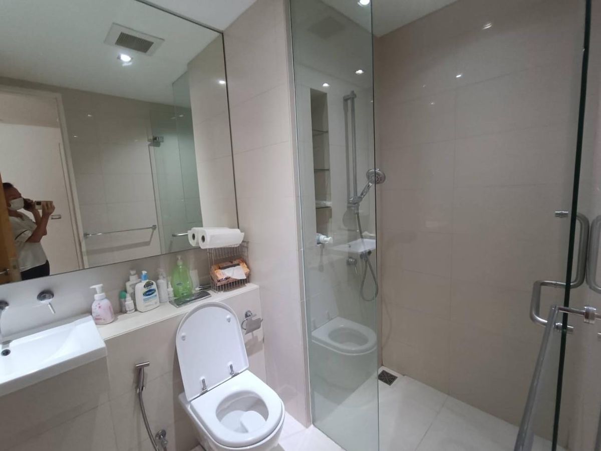 CondoSukhumvit, Asoke, Thonglor : 📢👇Big size unit, only 300 meters away from BTS Asoke, near Terminal 21, fully furnished, ready to move in mid of May 25