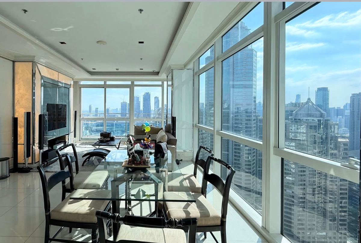 ให้เช่าคอนโดวิทยุ ชิดลม หลังสวน : Athenee Residence I 2B 2B + maid room size 140 sq m, Super high floor, Fully furmished, Rent 120,000 THB/month BTS Ploenchit