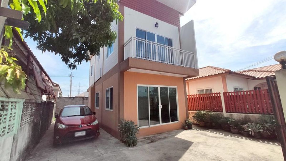 ขายบ้านมีนบุรี-ร่มเกล้า : ขายบ้านเดี่ยว 32 ตารางวา สร้างใหม่  มือหนึ่ง 2 ห้องนอน ซอยเลียบวารี 27 ใกล้ บิ๊กซี โลตัส เขตหนองจอก กรุงเทพฯ