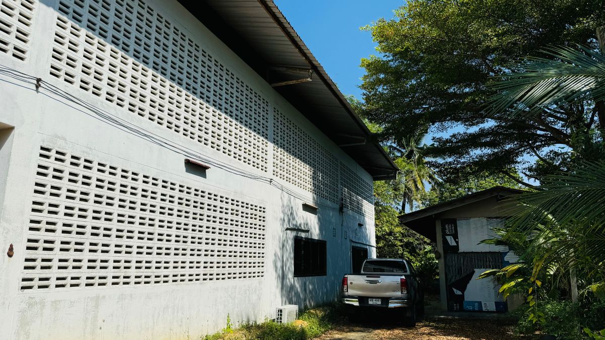 ขายที่ดินนครปฐม : ขายที่ดินพร้อมสิ่งปลูกสร้าง 7-2-23ไร่ เพียง50นาทีจากกรุงเทพฯ ต.คลองใหม่ อ.สามพราน จ.นครปฐม