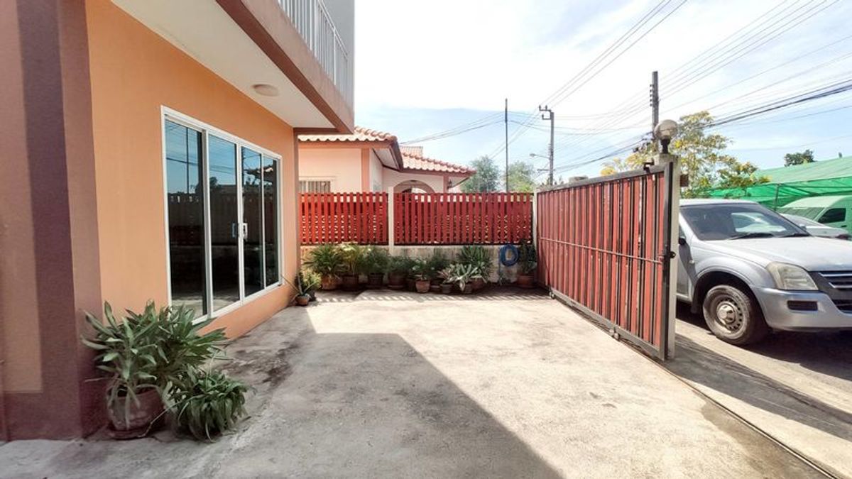 ขายบ้านมีนบุรี-ร่มเกล้า : ขายบ้านเดี่ยว 32 ตารางวา สร้างใหม่  มือหนึ่ง 2 ห้องนอน ซอยเลียบวารี 27 ใกล้ บิ๊กซี โลตัส เขตหนองจอก กรุงเทพฯ