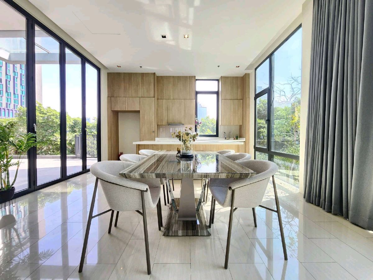 ให้เช่าคอนโดพระราม 9 เพชรบุรีตัดใหม่ RCA : Circle Living Prototype: Pet-Friendly 2-Storey Residence Near Makkasan Airport Link