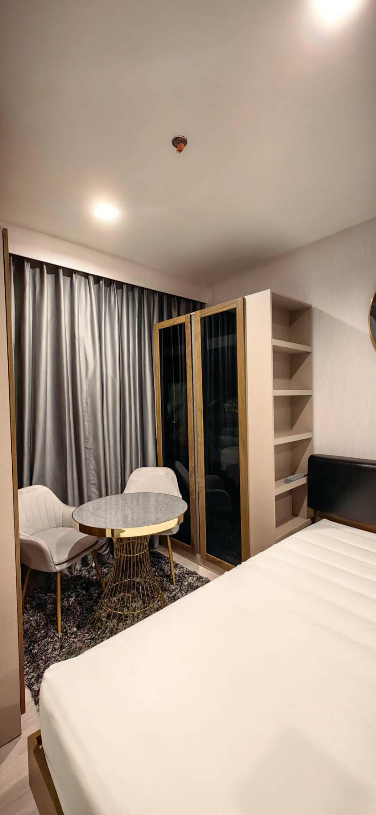 ให้เช่าคอนโดพระราม 9 เพชรบุรีตัดใหม่ RCA : เช่าคอนโด Life Asoke Hype 1 ห้องนอน ใกล้ MRT พระราม 9 พื้นที่ 26 ตร.ม. ราคาเพียง 18,500 บาท/เดือน พร้อมสิ่งอำนวยความสะดวกครบครัน!