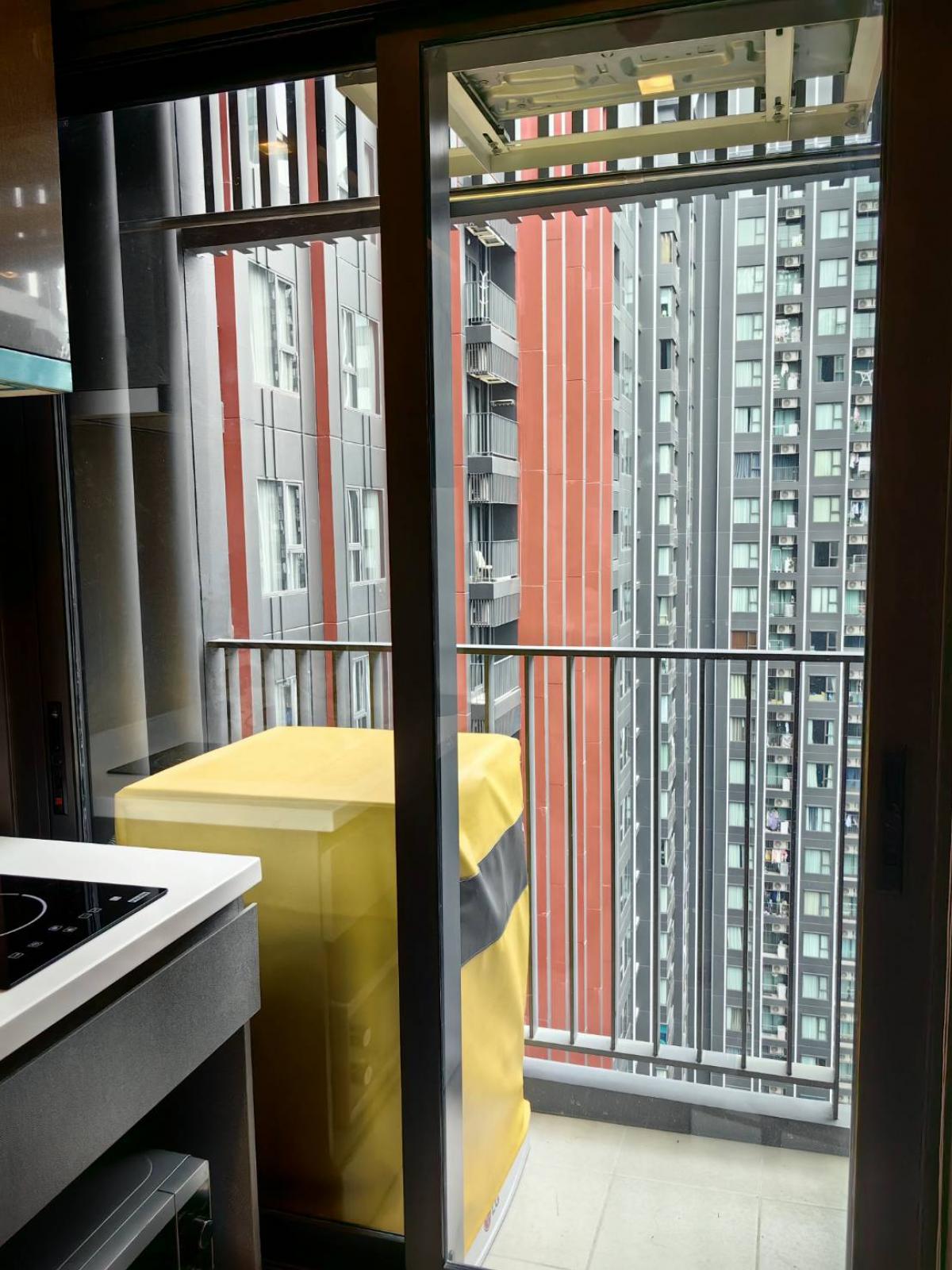 ให้เช่าคอนโดพระราม 9 เพชรบุรีตัดใหม่ RCA : เช่าคอนโด Life Asoke Hype 1 ห้องนอน ใกล้ MRT พระราม 9 พื้นที่ 26 ตร.ม. ราคาเพียง 18,500 บาท/เดือน พร้อมสิ่งอำนวยความสะดวกครบครัน!