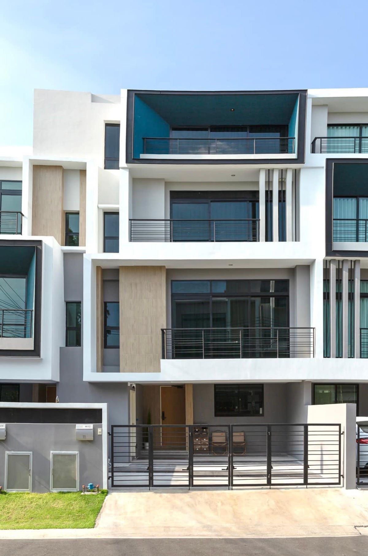 For RentTownhomeYothinpattana,CDC : 4-story townhome for rent, Neva Ekkamai-Ramintra Project Furniture air There are 3 bedrooms, 4 bathrooms, 1 office. Rental price 65,000 baht