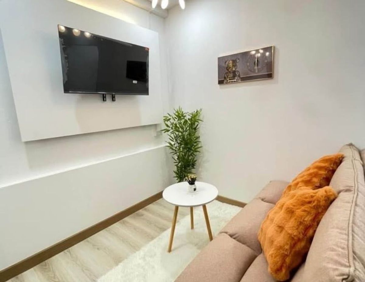 For SaleCondoChiang Mai : Urgent sale! 1 bedroom condo in the heart of Chiang Mai - Furniture and Electrical appliances Ready to move in !!!