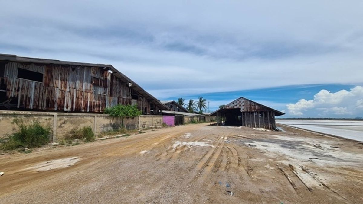 For SaleFactoryCha-am Phetchaburi : Large plot of land with 171 rai of buildings (Na Kluea)
