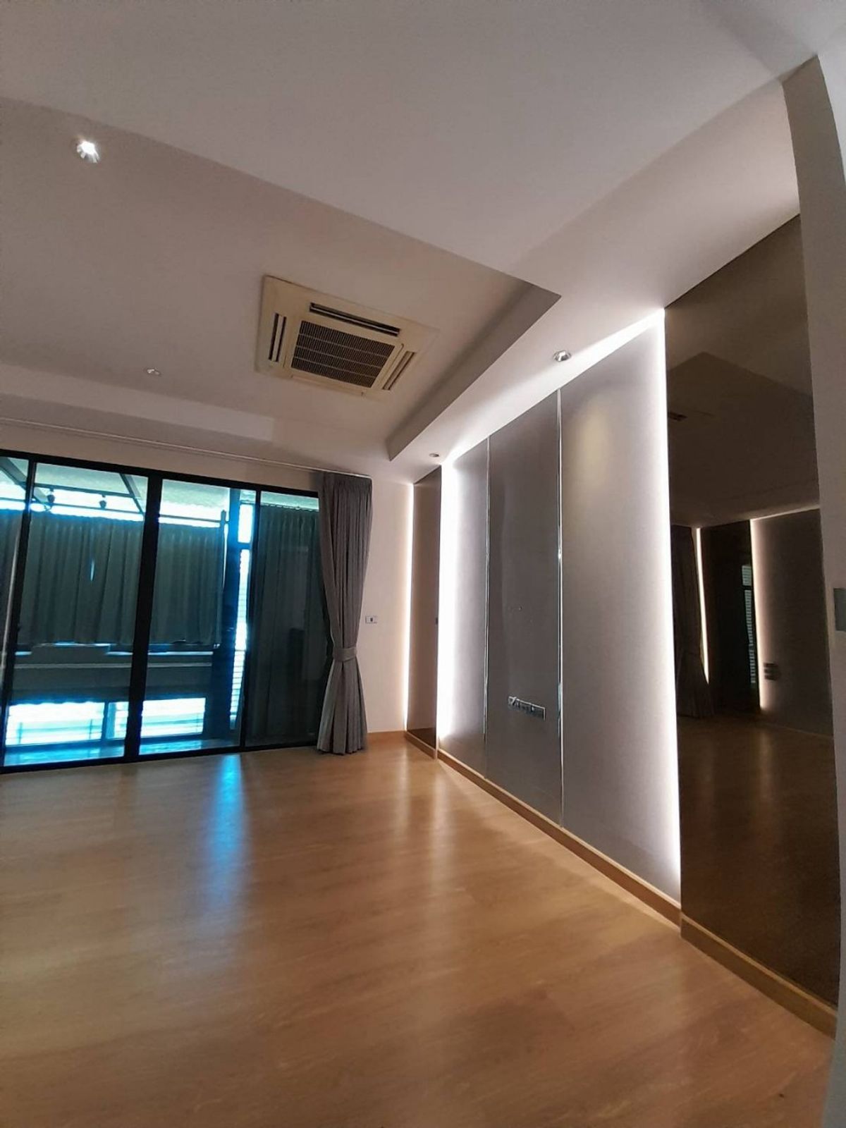 ขายทาวน์โฮมอ่อนนุช อุดมสุข : ขาย พร้อมผู้เช่า ถึง กรกฎาคม 2569
Townhouse Sukhumvit 3ชั้น  พื้นที่กว้างห้องจัดแยกเป็นสัดส่วน ทำเลดี ใกล้ทางพิเศษฉลองรัช พร้อมเข้าอยู่