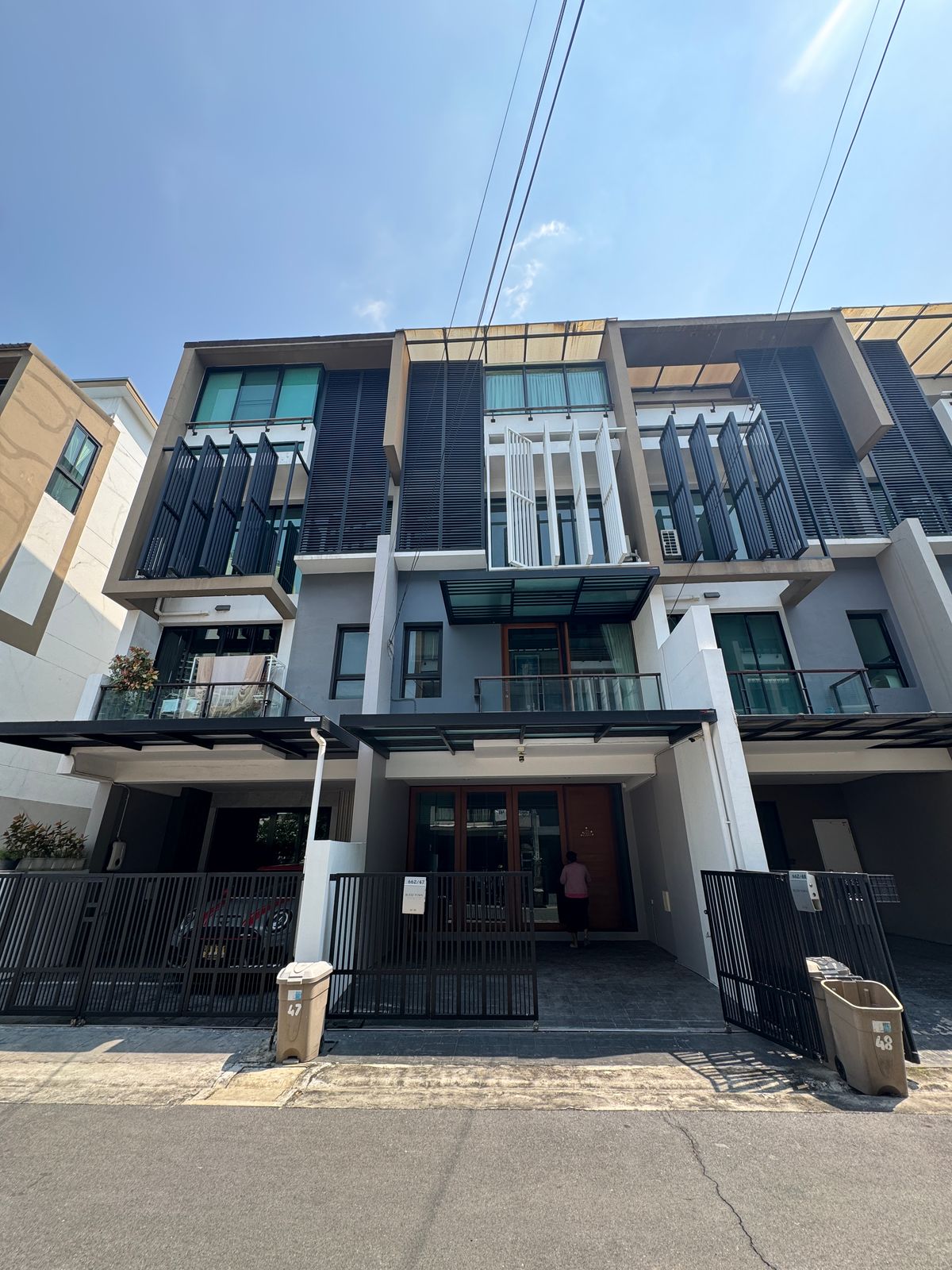 ขายทาวน์โฮมอ่อนนุช อุดมสุข : ขาย พร้อมผู้เช่า ถึง กรกฎาคม 2569
Townhouse Sukhumvit 3ชั้น  พื้นที่กว้างห้องจัดแยกเป็นสัดส่วน ทำเลดี ใกล้ทางพิเศษฉลองรัช พร้อมเข้าอยู่