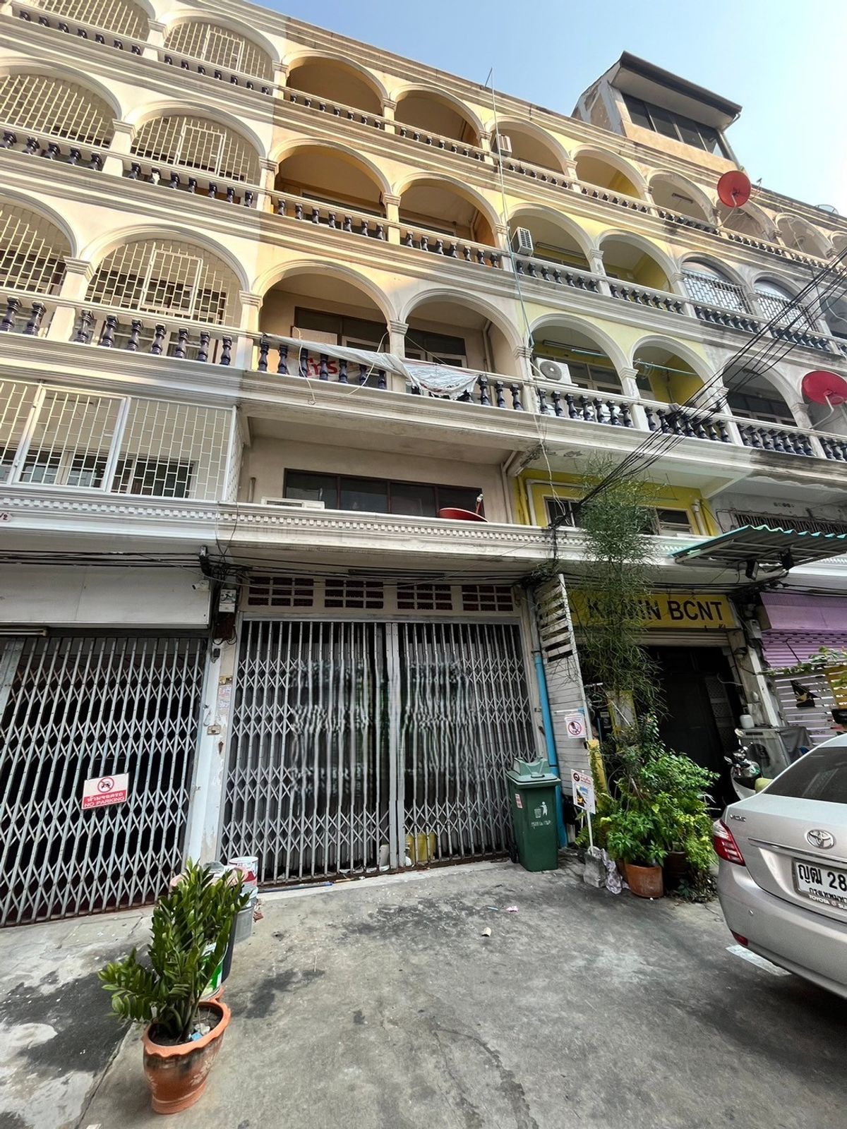 For SaleShop HouseRatchadapisek, Huaikwang, Suttisan : HK0455 Culture center ∞099-5919653,065-9423251▚Line@surreside