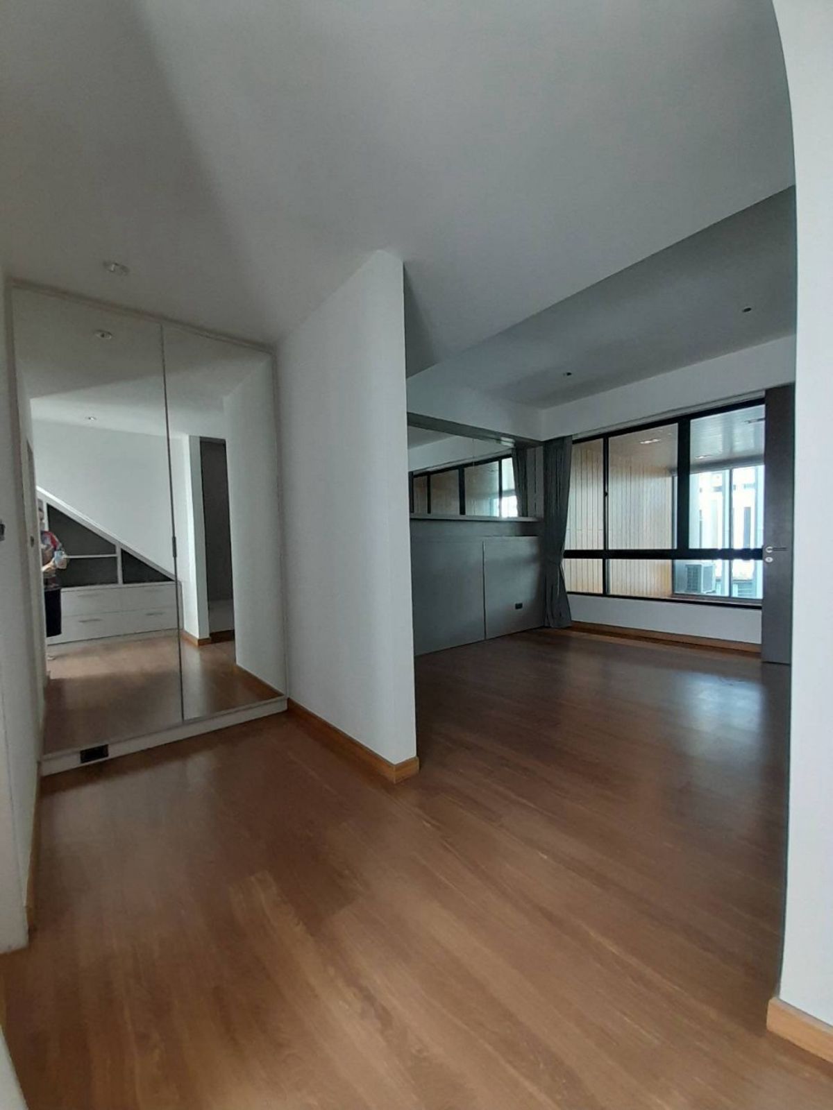 ขายทาวน์โฮมอ่อนนุช อุดมสุข : ขาย พร้อมผู้เช่า ถึง กรกฎาคม 2569
Townhouse Sukhumvit 3ชั้น  พื้นที่กว้างห้องจัดแยกเป็นสัดส่วน ทำเลดี ใกล้ทางพิเศษฉลองรัช พร้อมเข้าอยู่