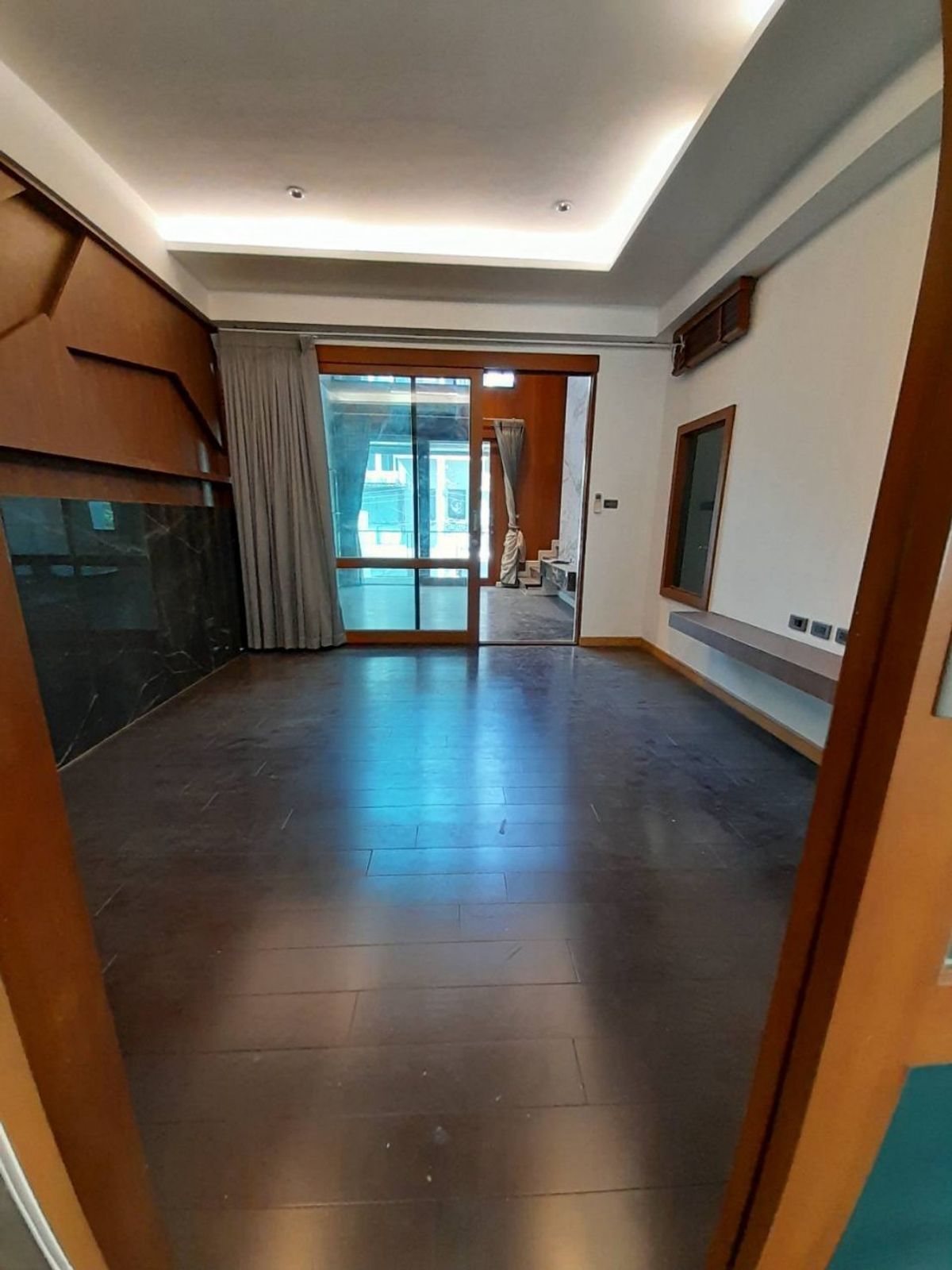 ขายทาวน์โฮมอ่อนนุช อุดมสุข : ขาย พร้อมผู้เช่า ถึง กรกฎาคม 2569
Townhouse Sukhumvit 3ชั้น  พื้นที่กว้างห้องจัดแยกเป็นสัดส่วน ทำเลดี ใกล้ทางพิเศษฉลองรัช พร้อมเข้าอยู่