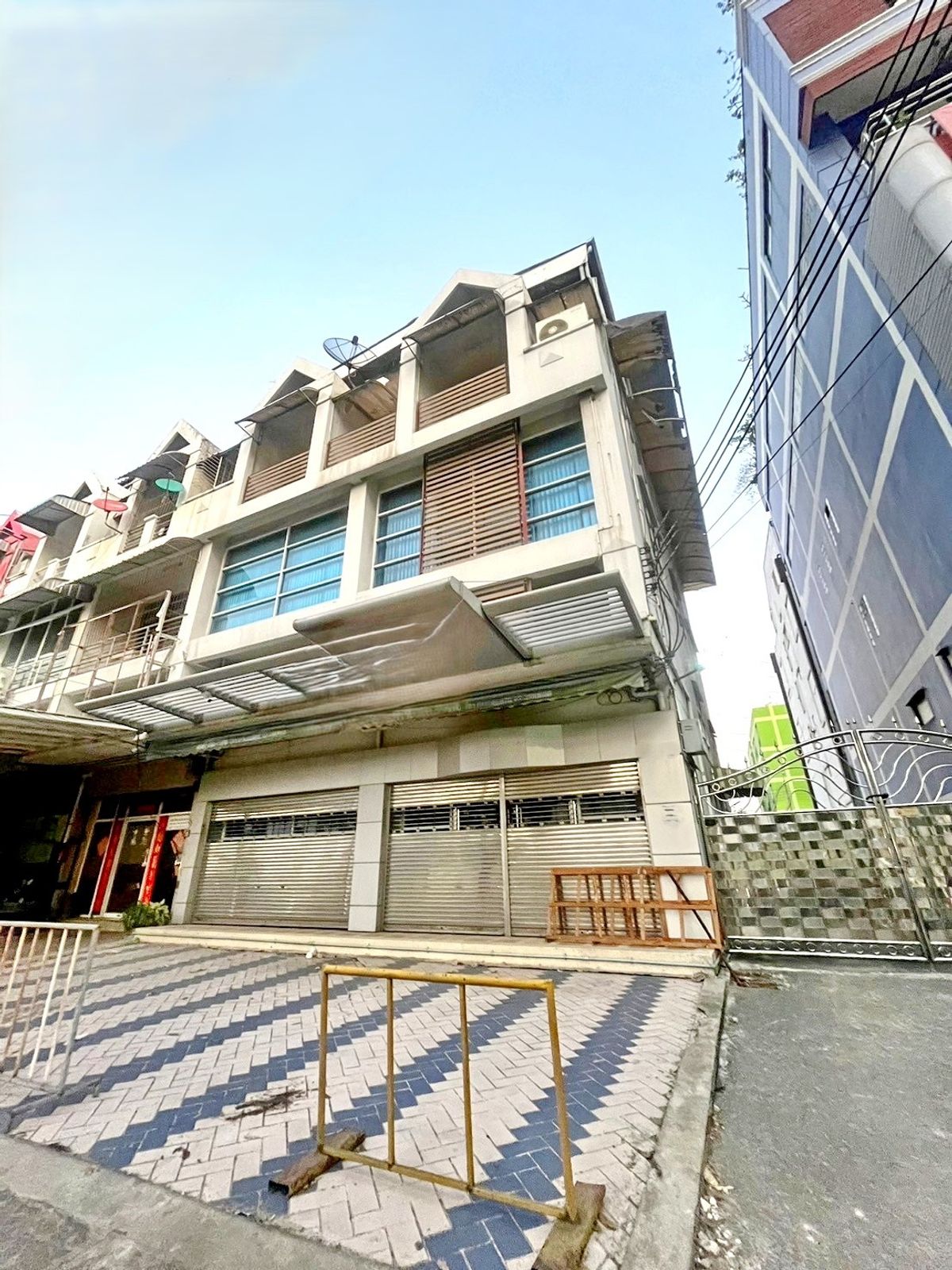 For RentHome OfficeRatchadapisek, Huaikwang, Suttisan : HK0454♛ Home Office rental 3 Bedrooms ⚝ Huai Khwang ♜MRT Huai Khwang ∞099-5919653,065-9423251▚Line@surreside