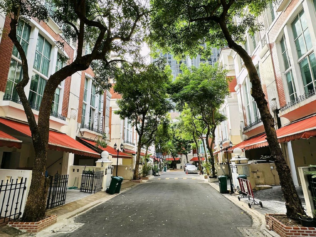 For RentTownhomeSukhumvit, Asoke, Thonglor : Central Village, Thonglor, Sukhumvit 55