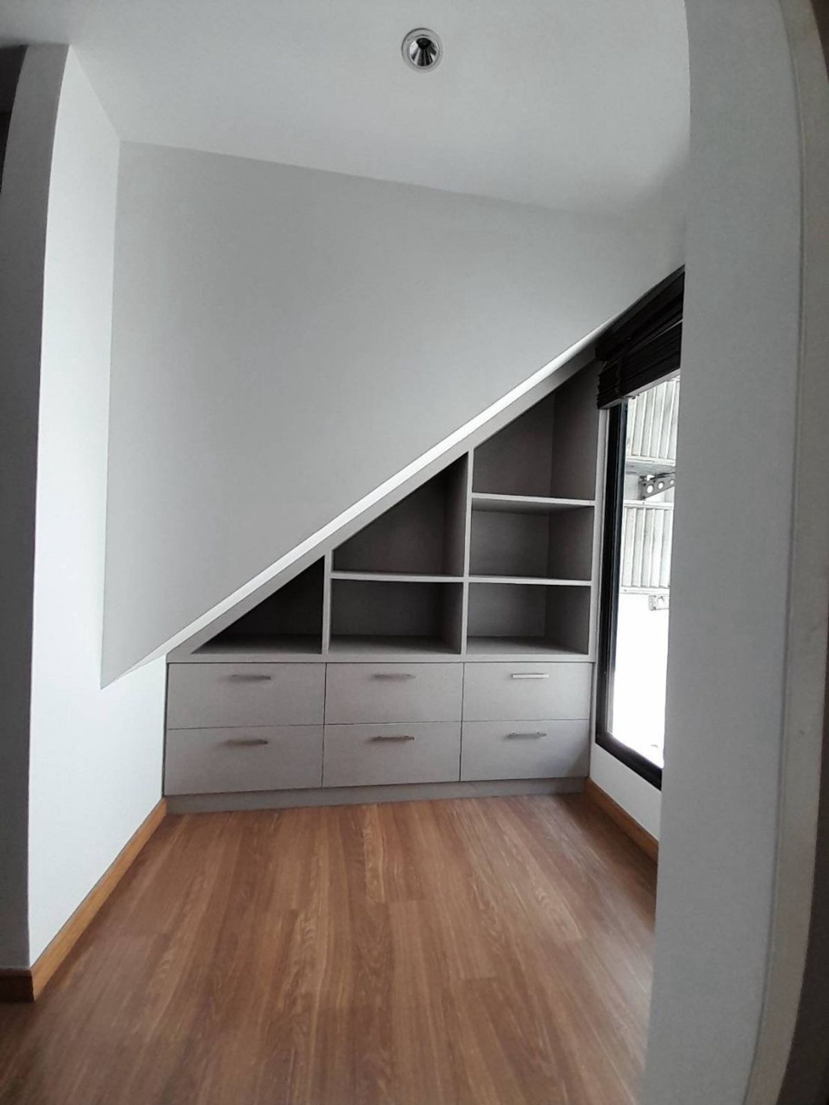 ขายทาวน์โฮมอ่อนนุช อุดมสุข : ขาย พร้อมผู้เช่า ถึง กรกฎาคม 2569
Townhouse Sukhumvit 3ชั้น  พื้นที่กว้างห้องจัดแยกเป็นสัดส่วน ทำเลดี ใกล้ทางพิเศษฉลองรัช พร้อมเข้าอยู่