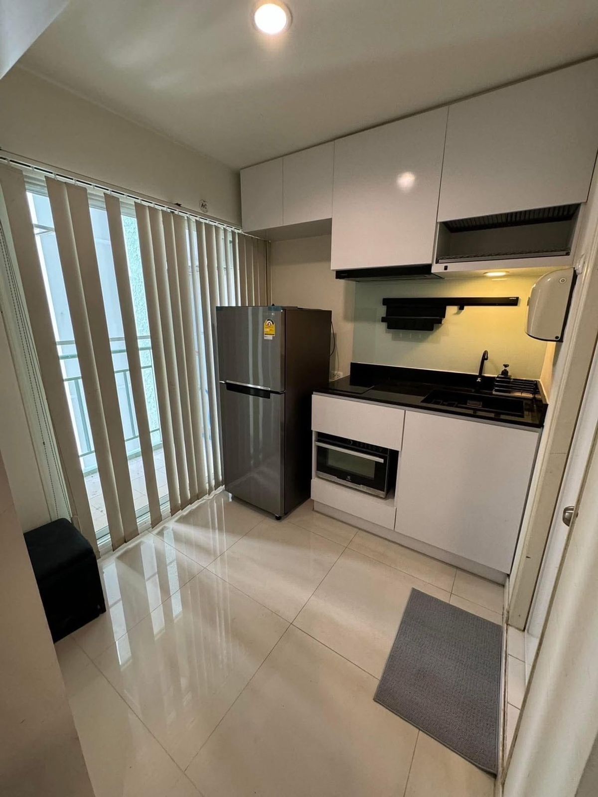 For RentCondoBangna, Bearing, Lasalle : Lumphini Mega Condo for Rental, Mega City, Bang Na Floor/Building: 12 Building: D Room size: 25 sq.m. Price: 8,000 baht. Nearby places: mega bangna