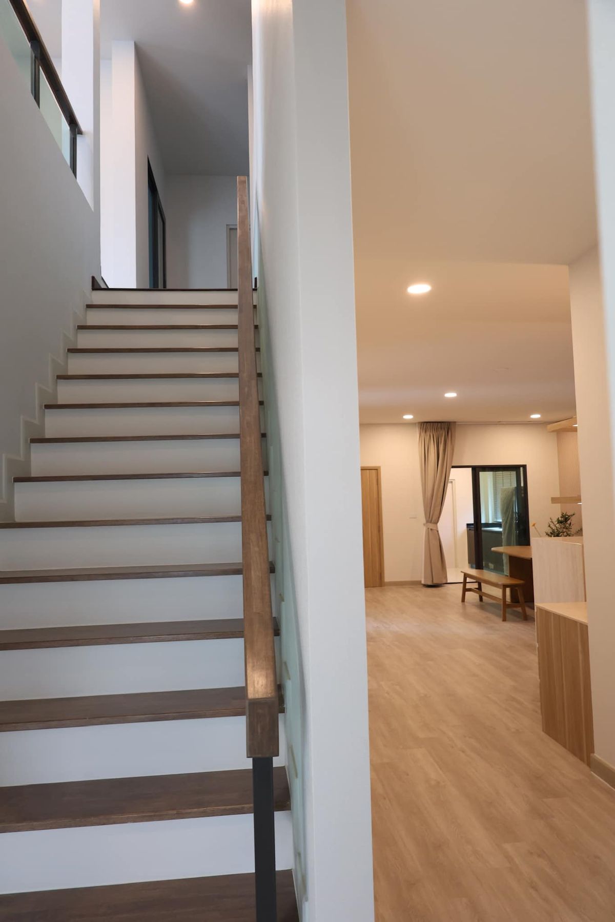 บ้านนวมินทร์ รามอินทรา : ✨ขายด่วน บ้านเดี่ยวหรูติดทางด่วน 4ห้องนอน 1ห้องแม่บ้าน เฟอร์นิเจอร์ตกแต่งครบ เดินทางสะดวก พร้อมเข้าอยู่