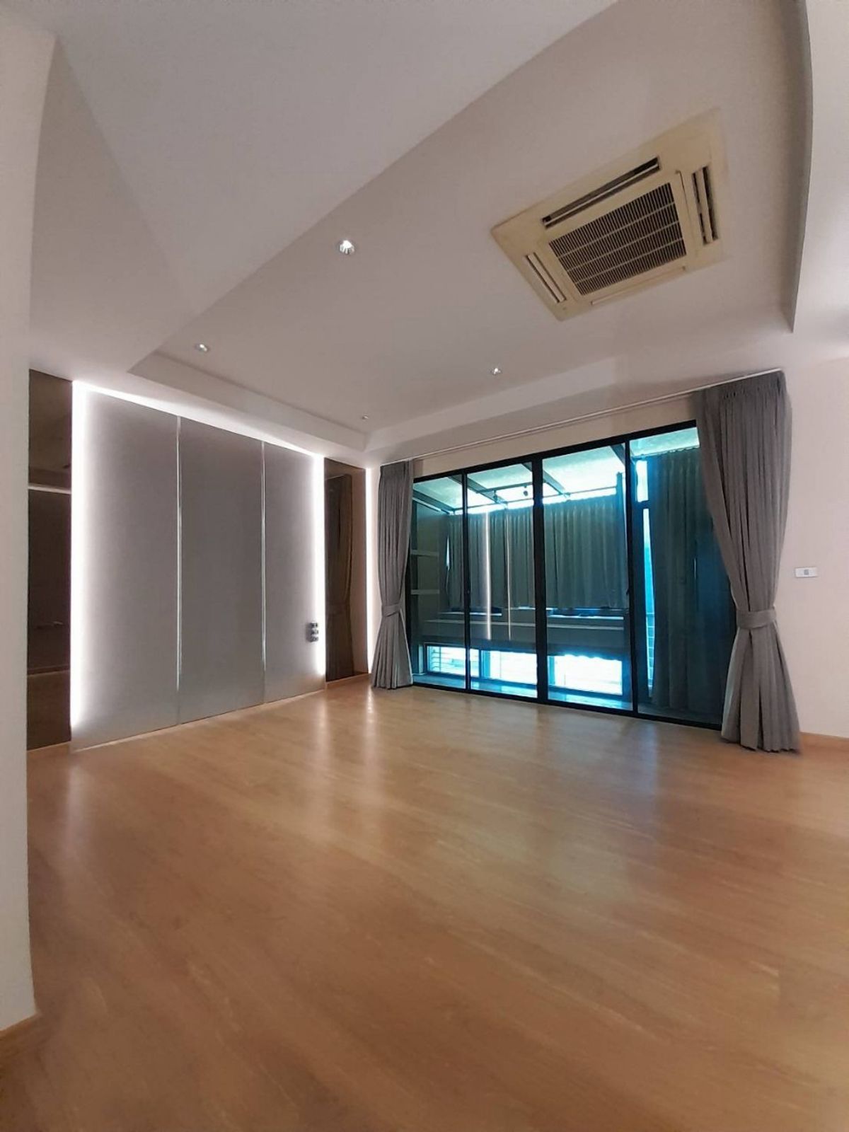 ขายทาวน์โฮมอ่อนนุช อุดมสุข : ขาย พร้อมผู้เช่า ถึง กรกฎาคม 2569
Townhouse Sukhumvit 3ชั้น  พื้นที่กว้างห้องจัดแยกเป็นสัดส่วน ทำเลดี ใกล้ทางพิเศษฉลองรัช พร้อมเข้าอยู่