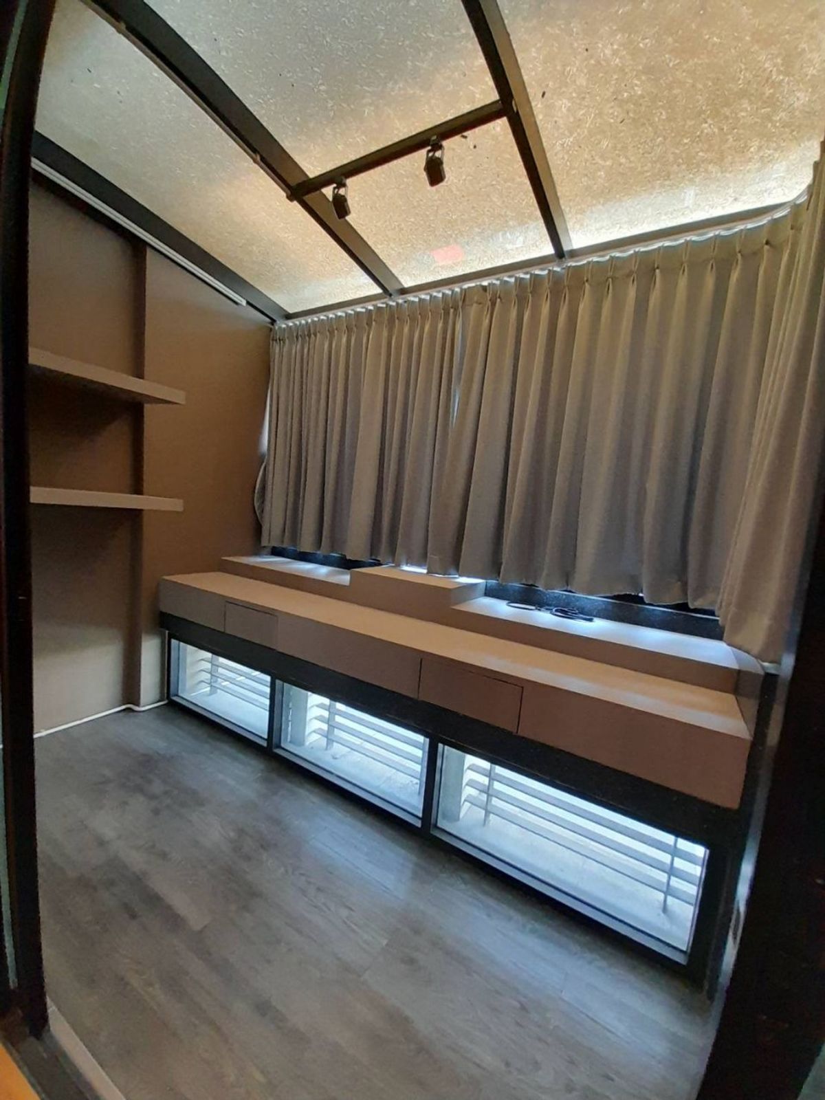 ขายทาวน์โฮมอ่อนนุช อุดมสุข : ขาย พร้อมผู้เช่า ถึง กรกฎาคม 2569
Townhouse Sukhumvit 3ชั้น  พื้นที่กว้างห้องจัดแยกเป็นสัดส่วน ทำเลดี ใกล้ทางพิเศษฉลองรัช พร้อมเข้าอยู่