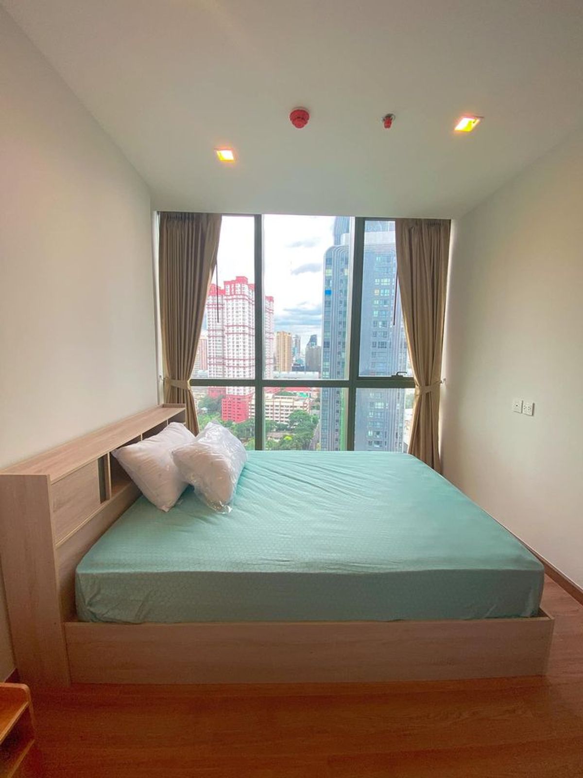 CondoRatchathewi,Phayathai : Wish Signature Midtown Siam 1【𝐒𝐄𝐋𝐋 & 𝐑𝐄𝐍𝐓】🔥 Enhance life in the city with the most premium condo But conceals a minimalism. Modern built-ins Complete living space 🔥 Contact Line ID: @hacondo