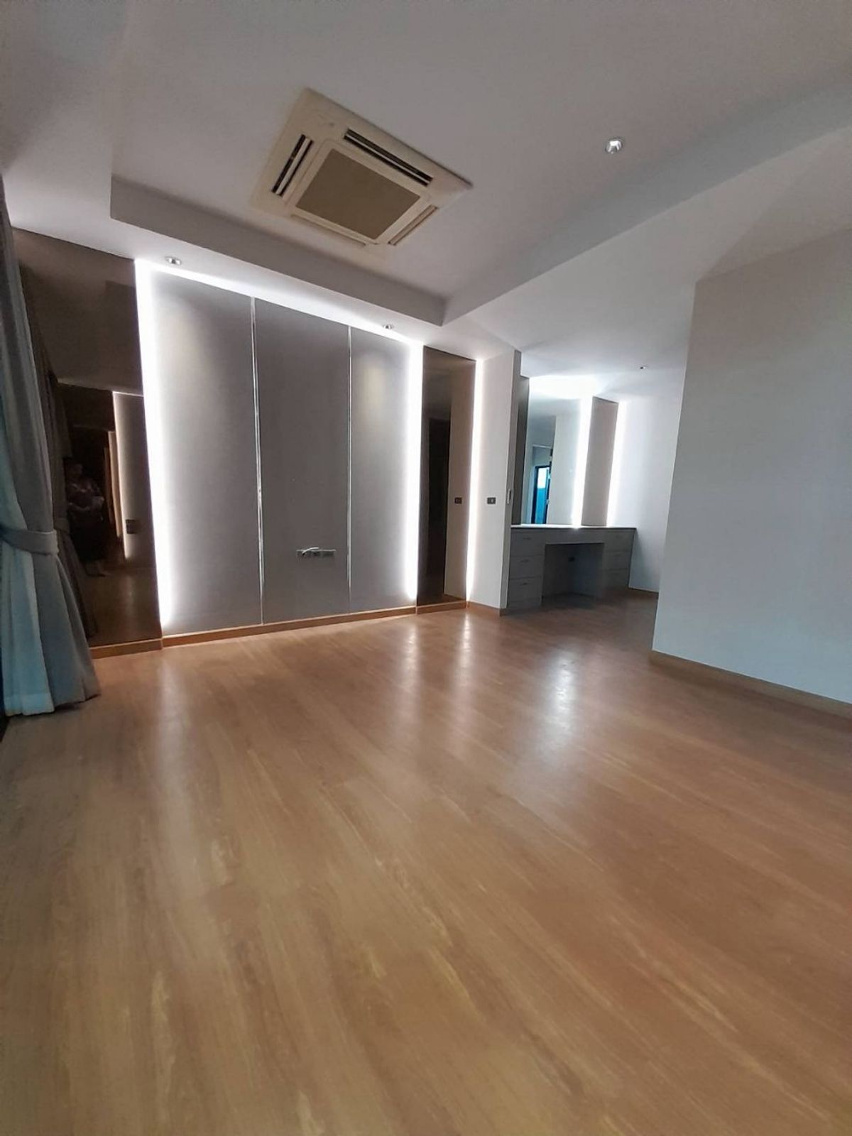 ขายทาวน์โฮมอ่อนนุช อุดมสุข : ขาย พร้อมผู้เช่า ถึง กรกฎาคม 2569
Townhouse Sukhumvit 3ชั้น  พื้นที่กว้างห้องจัดแยกเป็นสัดส่วน ทำเลดี ใกล้ทางพิเศษฉลองรัช พร้อมเข้าอยู่