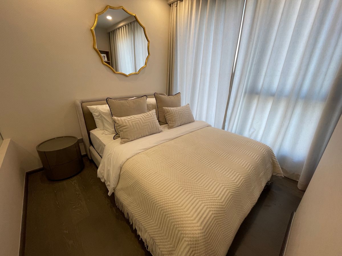 For SaleCondoKhlongtoei, Kluaynamthai : Luxury Luxury Condo for sale, Rama 4 Road, near MRT Khlong Toei 0 m. Condo Coco Park, Floor 12, Size 49.60 sq.m., 1 bedroom, 1 bathroom near the Chalerm Mahanakorn Expressway. With a 5 -star service from Dusit Hotel