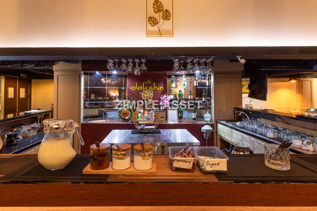 ให้เช่าสุขุมวิท อโศก ทองหล่อ : Line : @zimple_asset  โรงแรมบนถนนสุขุมวิท ติดEmsphere ให้บริการห้องพักในระดับ4ดาว พร้อมด้วยสิ่งอำนวยความสะดวกมากมาย ใกล้แหล่งช้อปปิ้งและใจกลางแหล่งธุรกิจของกรุงเทพ