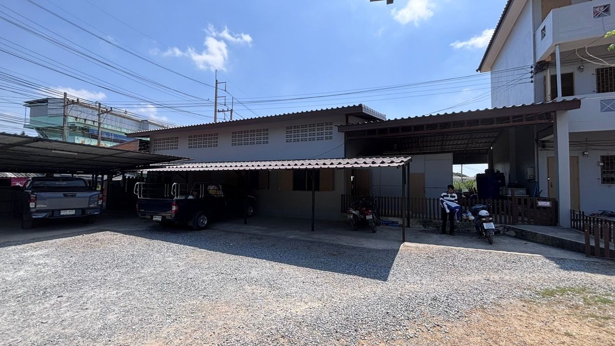 For SaleLandMahachai Samut Sakhon : Land for sale with 1 rai of buildings, 2 works, sanitation, Om Noi Krathum Baen, Samut Sakhon