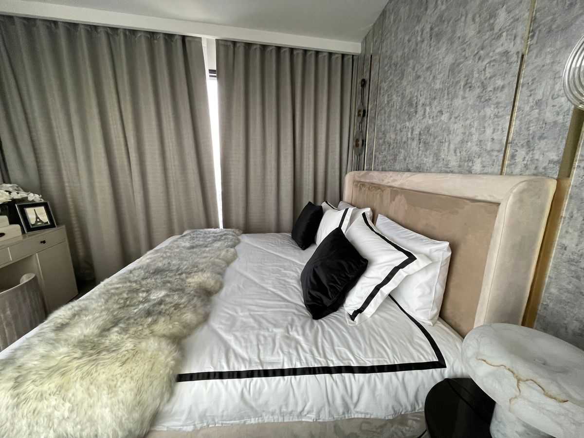 For SaleCondoKhlongtoei, Kluaynamthai : Luxury Luxury Condo for sale, Rama 4 Road, near MRT Khlong Toei 0 m. Condo Condo Park, 27th floor, size 101.68 sq.m., 3 bedrooms, 3 bathrooms, near Chalerm Mahanakorn Expressway. With a 5 -star service from Dusit Hotel