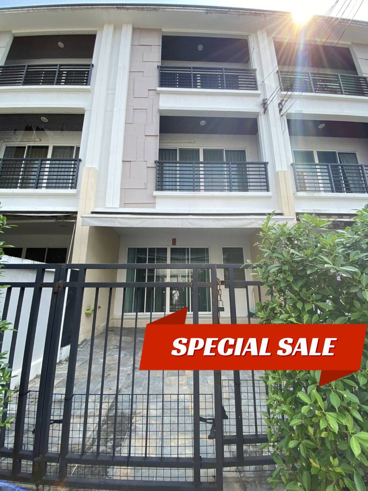 ขายทาวน์โฮมพัฒนาการ ศรีนครินทร์ : ขายทาวน์โฮม 3ชั้น บ้านกลางเมือง S-SENSE ศรีนครินทร์ 3ห้องนอน ใกล้ซีคอน, พาราไดซ์, รถไฟฟ้าสายสีเหลือง