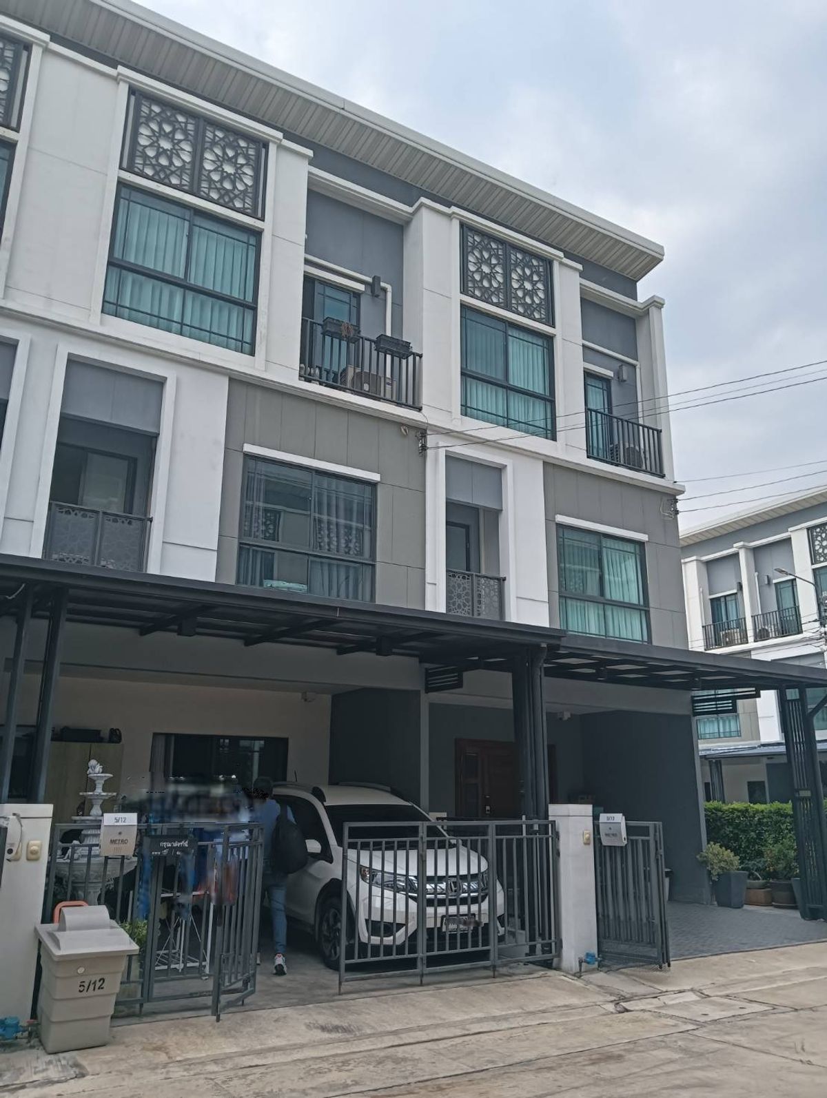 For SaleTownhomeKasetsart, Ratchayothin : 3 -storey townhome for sale 𝗧𝗛𝗘 𝗠𝗘𝗧𝗥𝗢 Ngamwongwan, the kitchen has been completed, then selling urgently, selling below the purchase price of 900,000 baht