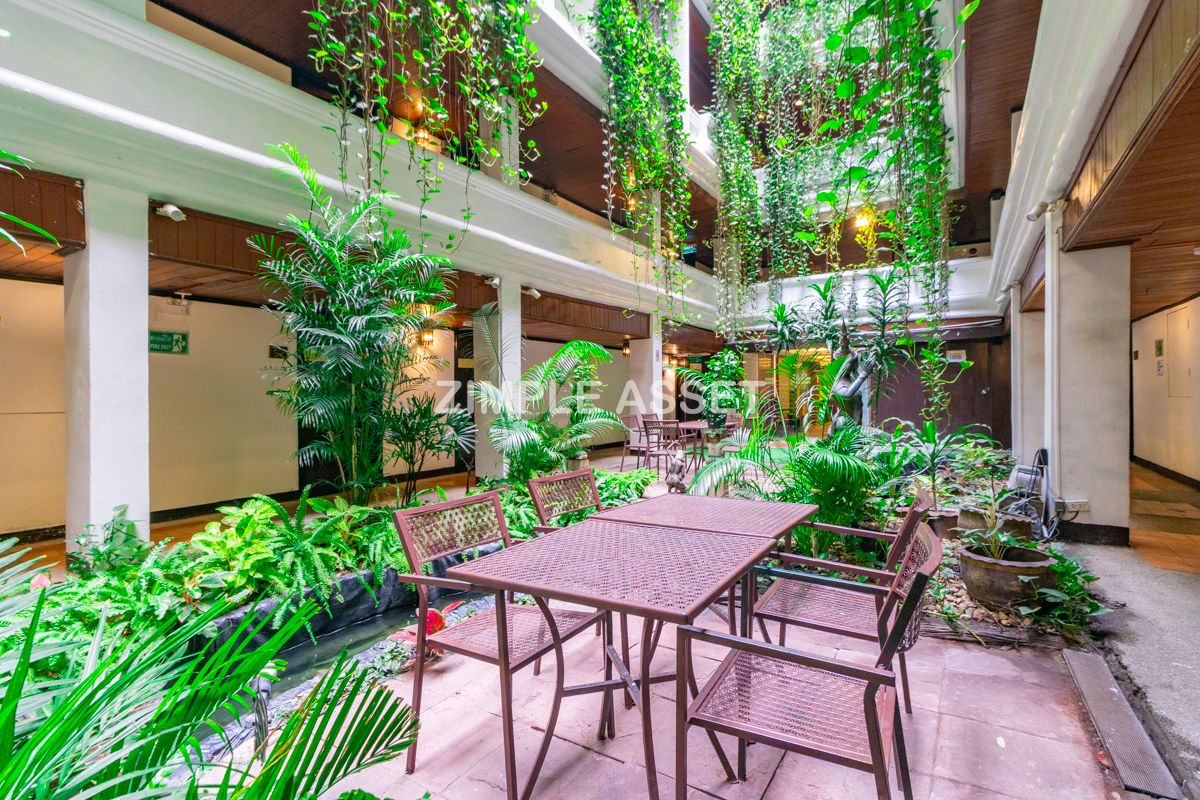 ให้เช่าสุขุมวิท อโศก ทองหล่อ : Line : @zimple_asset  โรงแรมบนถนนสุขุมวิท ติดEmsphere ให้บริการห้องพักในระดับ4ดาว พร้อมด้วยสิ่งอำนวยความสะดวกมากมาย ใกล้แหล่งช้อปปิ้งและใจกลางแหล่งธุรกิจของกรุงเทพ