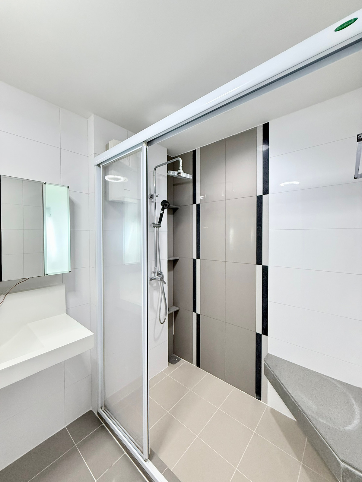 For RentCondoRatchadapisek, Huaikwang, Suttisan : ✨ Rhythm Ratchada ✨ Ready to move in‼️ Condo next to MRT Ratchadaphisek, fully furnished with complete electrical appliances (No.260225)