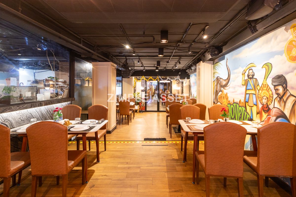 ให้เช่าสุขุมวิท อโศก ทองหล่อ : Line : @zimple_asset  โรงแรมบนถนนสุขุมวิท ติดEmsphere ให้บริการห้องพักในระดับ4ดาว พร้อมด้วยสิ่งอำนวยความสะดวกมากมาย ใกล้แหล่งช้อปปิ้งและใจกลางแหล่งธุรกิจของกรุงเทพ