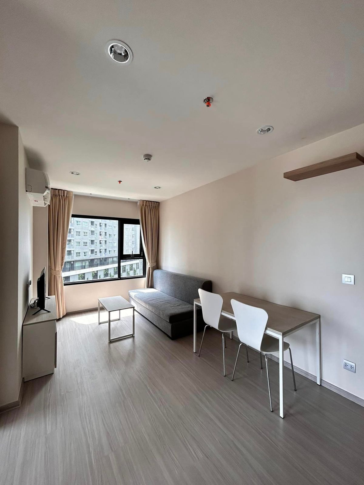 ให้เช่าคอนโดสมุทรปราการ สำโรง : Aspire Erawan Prime @BTSช้างเอราวัณ ให้เช่า 2ห้องนอน 46ตรม. ชั้น7 เฟอร์ครบ