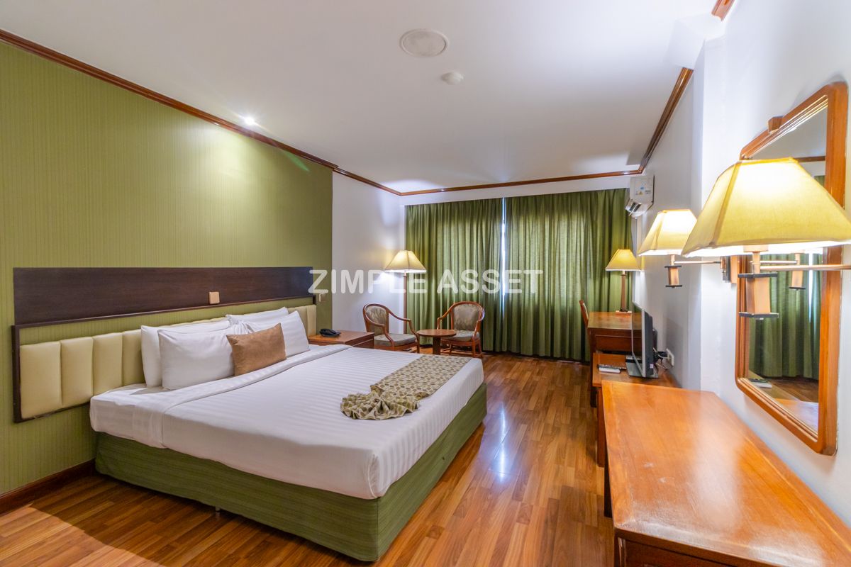 ให้เช่าสุขุมวิท อโศก ทองหล่อ : Line : @zimple_asset  โรงแรมบนถนนสุขุมวิท ติดEmsphere ให้บริการห้องพักในระดับ4ดาว พร้อมด้วยสิ่งอำนวยความสะดวกมากมาย ใกล้แหล่งช้อปปิ้งและใจกลางแหล่งธุรกิจของกรุงเทพ