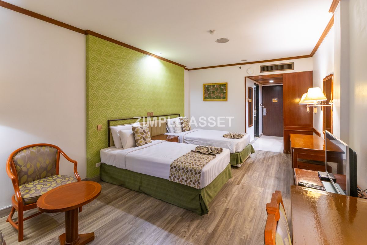 ให้เช่าสุขุมวิท อโศก ทองหล่อ : Line : @zimple_asset  โรงแรมบนถนนสุขุมวิท ติดEmsphere ให้บริการห้องพักในระดับ4ดาว พร้อมด้วยสิ่งอำนวยความสะดวกมากมาย ใกล้แหล่งช้อปปิ้งและใจกลางแหล่งธุรกิจของกรุงเทพ