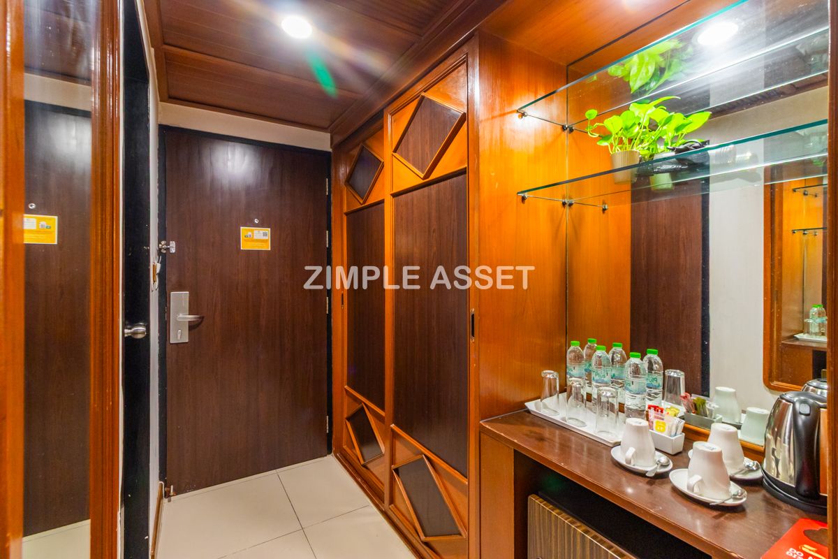 ให้เช่าสุขุมวิท อโศก ทองหล่อ : Line : @zimple_asset  โรงแรมบนถนนสุขุมวิท ติดEmsphere ให้บริการห้องพักในระดับ4ดาว พร้อมด้วยสิ่งอำนวยความสะดวกมากมาย ใกล้แหล่งช้อปปิ้งและใจกลางแหล่งธุรกิจของกรุงเทพ