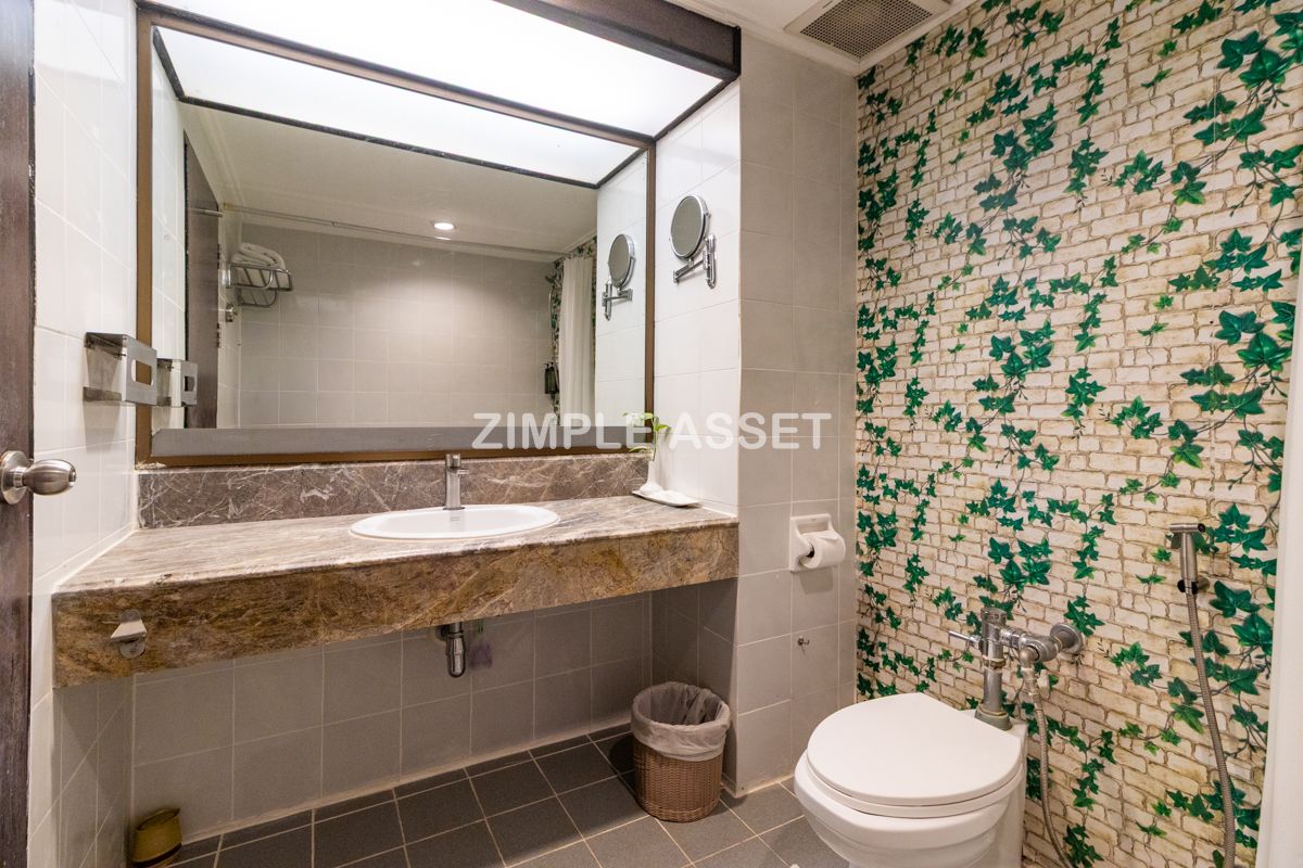 ให้เช่าสุขุมวิท อโศก ทองหล่อ : Line : @zimple_asset  โรงแรมบนถนนสุขุมวิท ติดEmsphere ให้บริการห้องพักในระดับ4ดาว พร้อมด้วยสิ่งอำนวยความสะดวกมากมาย ใกล้แหล่งช้อปปิ้งและใจกลางแหล่งธุรกิจของกรุงเทพ