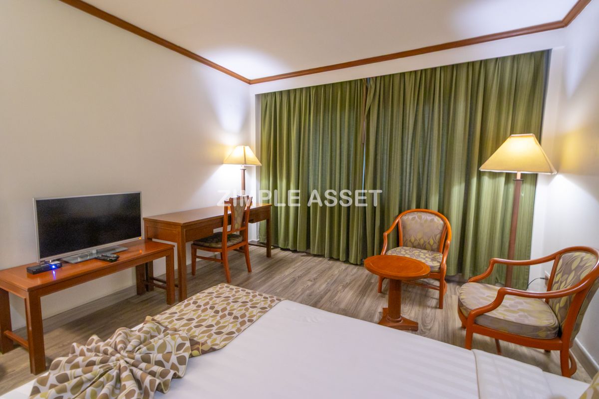 ให้เช่าสุขุมวิท อโศก ทองหล่อ : Line : @zimple_asset  โรงแรมบนถนนสุขุมวิท ติดEmsphere ให้บริการห้องพักในระดับ4ดาว พร้อมด้วยสิ่งอำนวยความสะดวกมากมาย ใกล้แหล่งช้อปปิ้งและใจกลางแหล่งธุรกิจของกรุงเทพ