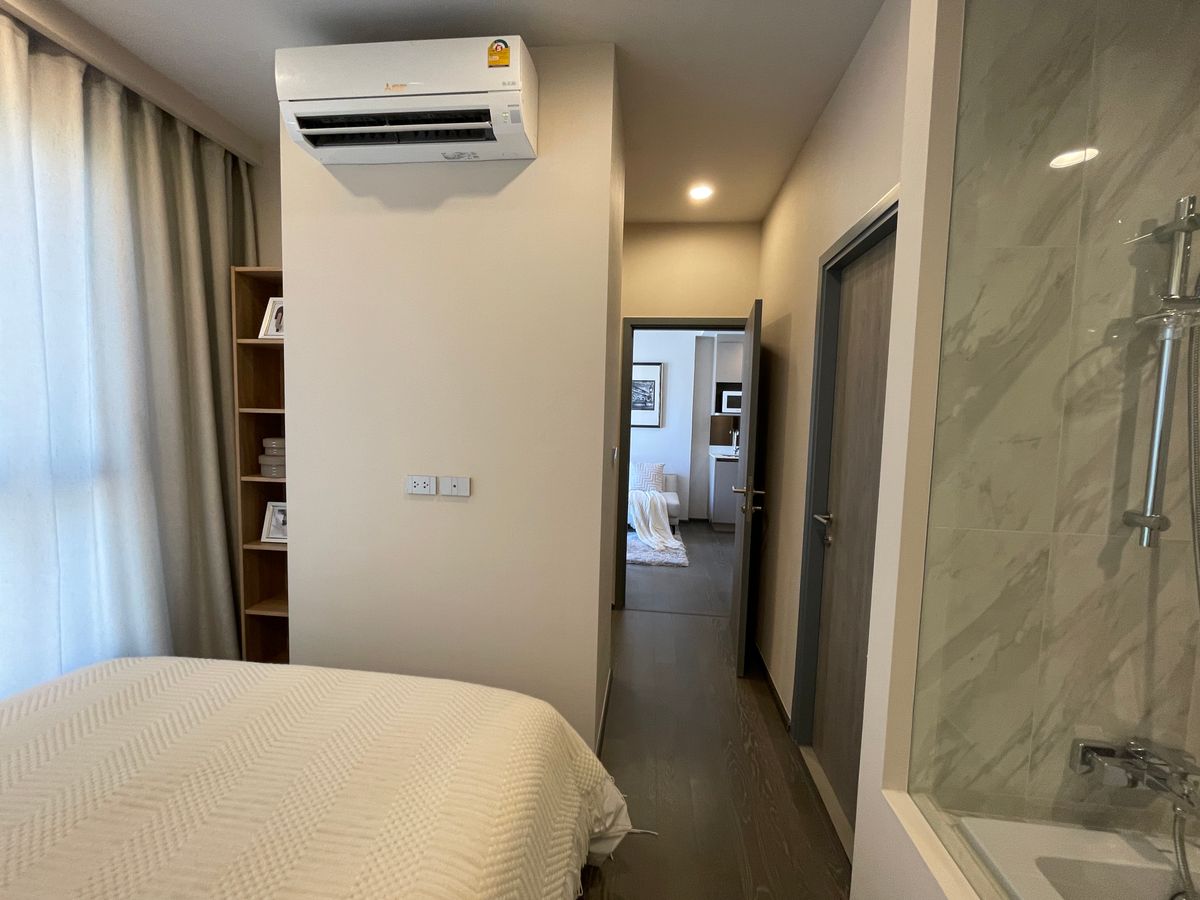 For SaleCondoKhlongtoei, Kluaynamthai : Luxury Luxury Condo for sale, Rama 4 Road, near MRT Khlong Toei 0 m. Condo Coco Park, Floor 12, Size 49.60 sq.m., 1 bedroom, 1 bathroom near the Chalerm Mahanakorn Expressway. With a 5 -star service from Dusit Hotel