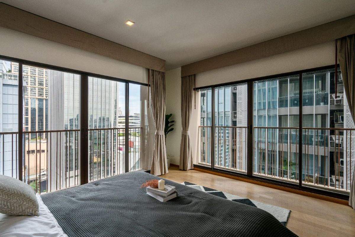 For SaleCondoSukhumvit, Asoke, Thonglor : NOBLE Refine, Special large, near BTS Phrom Phong, only 300