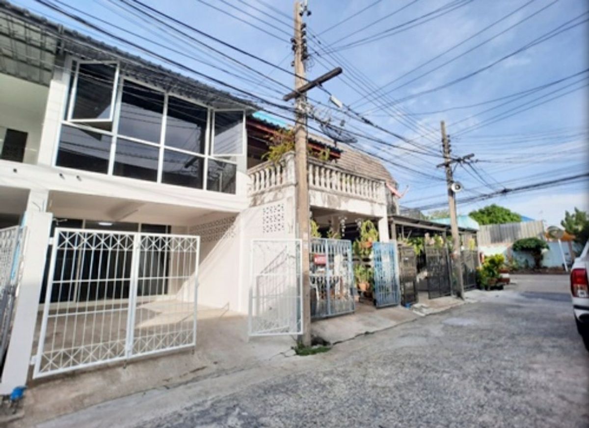 ขายทาวน์โฮมสมุทรปราการ สำโรง : ขายทาวน์เฮ้าส์ BTS โรงเรียนนายเรือ สมุทรปราการ