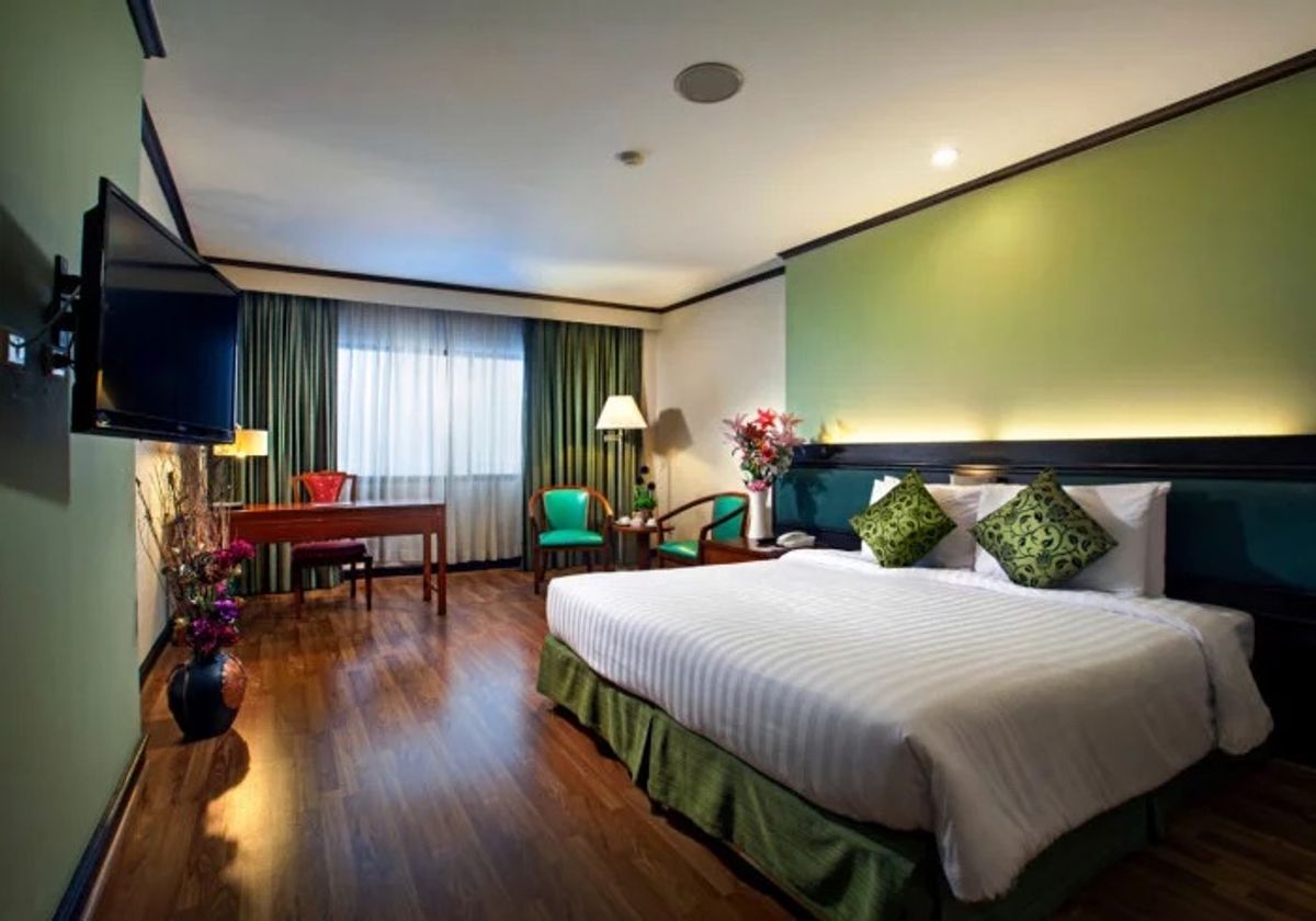 ให้เช่าสุขุมวิท อโศก ทองหล่อ : Line : @zimple_asset  โรงแรมบนถนนสุขุมวิท ติดEmsphere ให้บริการห้องพักในระดับ4ดาว พร้อมด้วยสิ่งอำนวยความสะดวกมากมาย ใกล้แหล่งช้อปปิ้งและใจกลางแหล่งธุรกิจของกรุงเทพ