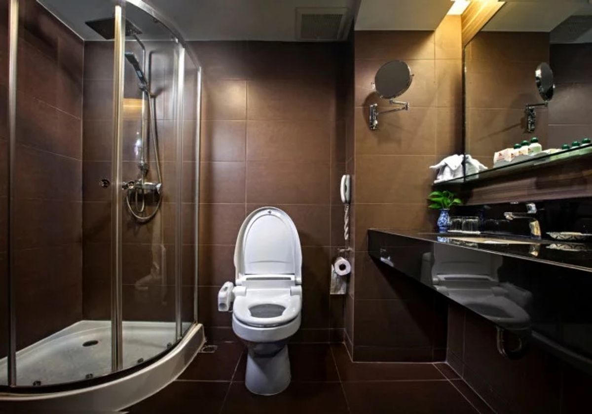 ให้เช่าสุขุมวิท อโศก ทองหล่อ : Line : @zimple_asset  โรงแรมบนถนนสุขุมวิท ติดEmsphere ให้บริการห้องพักในระดับ4ดาว พร้อมด้วยสิ่งอำนวยความสะดวกมากมาย ใกล้แหล่งช้อปปิ้งและใจกลางแหล่งธุรกิจของกรุงเทพ